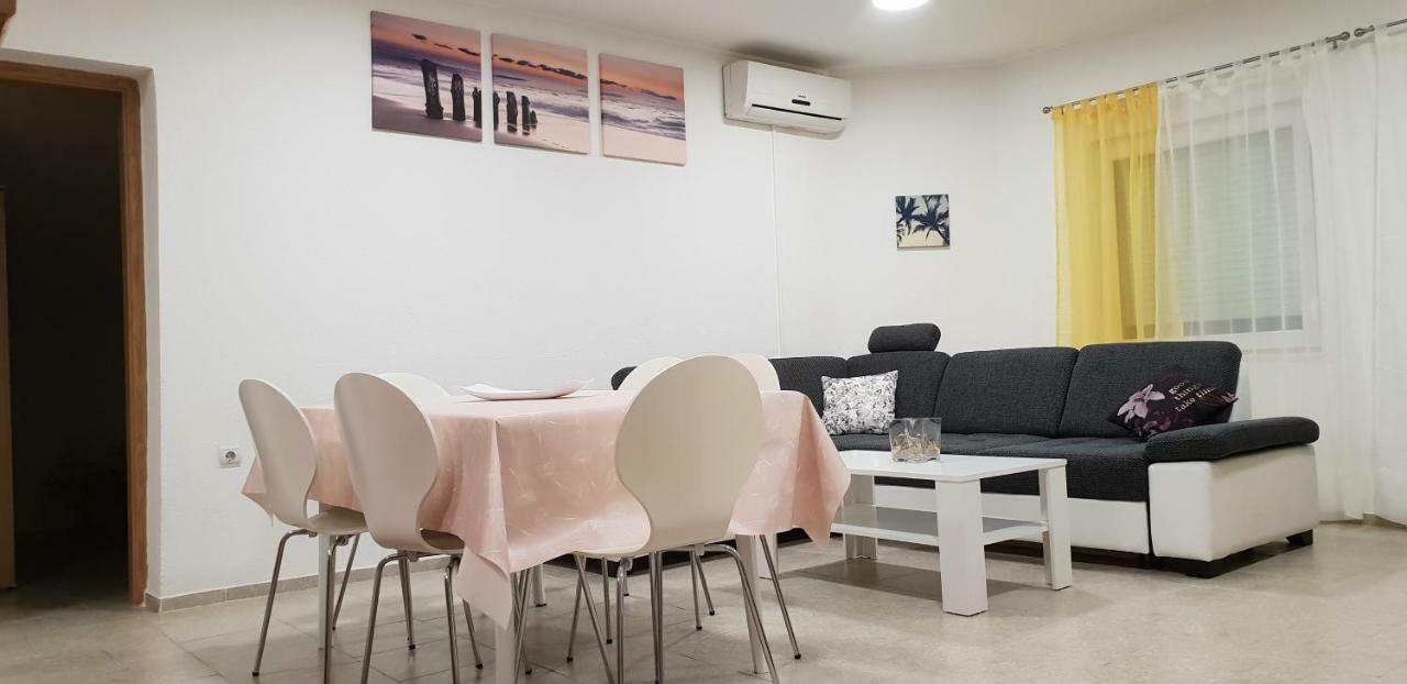 Novigrad Istria Apartma Jelka מראה חיצוני תמונה